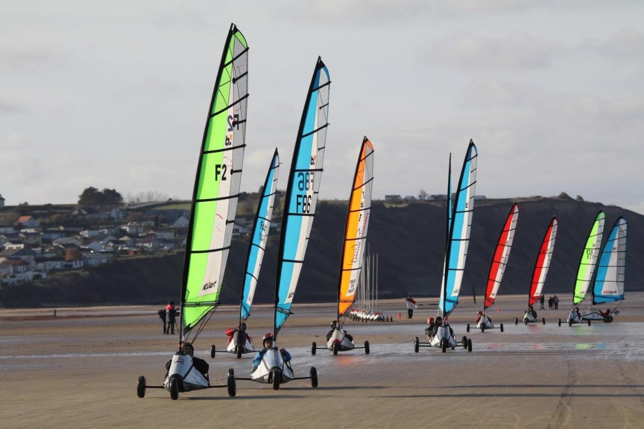 Le So Art, Grande Maison 4 Chambres, Terrain De Petanque, Grand Jardin Clos, Flipper, Babyfoot, Jeux Arcade, Ping Pong,1 Km Mer, Proche Golf, Port En Bessin, Bayeux Et Plages Du Debarquement, Adaptee Enfants Commes Exterior foto