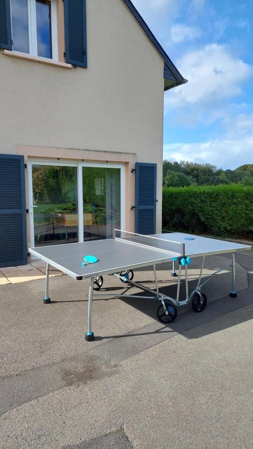 Le So Art, Grande Maison 4 Chambres, Terrain De Petanque, Grand Jardin Clos, Flipper, Babyfoot, Jeux Arcade, Ping Pong,1 Km Mer, Proche Golf, Port En Bessin, Bayeux Et Plages Du Debarquement, Adaptee Enfants Commes Exterior foto